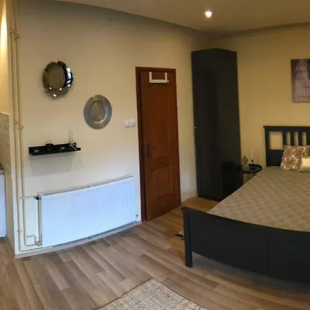 Black & White • Black إغير