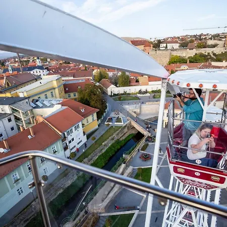 Black & White • Black شقة *